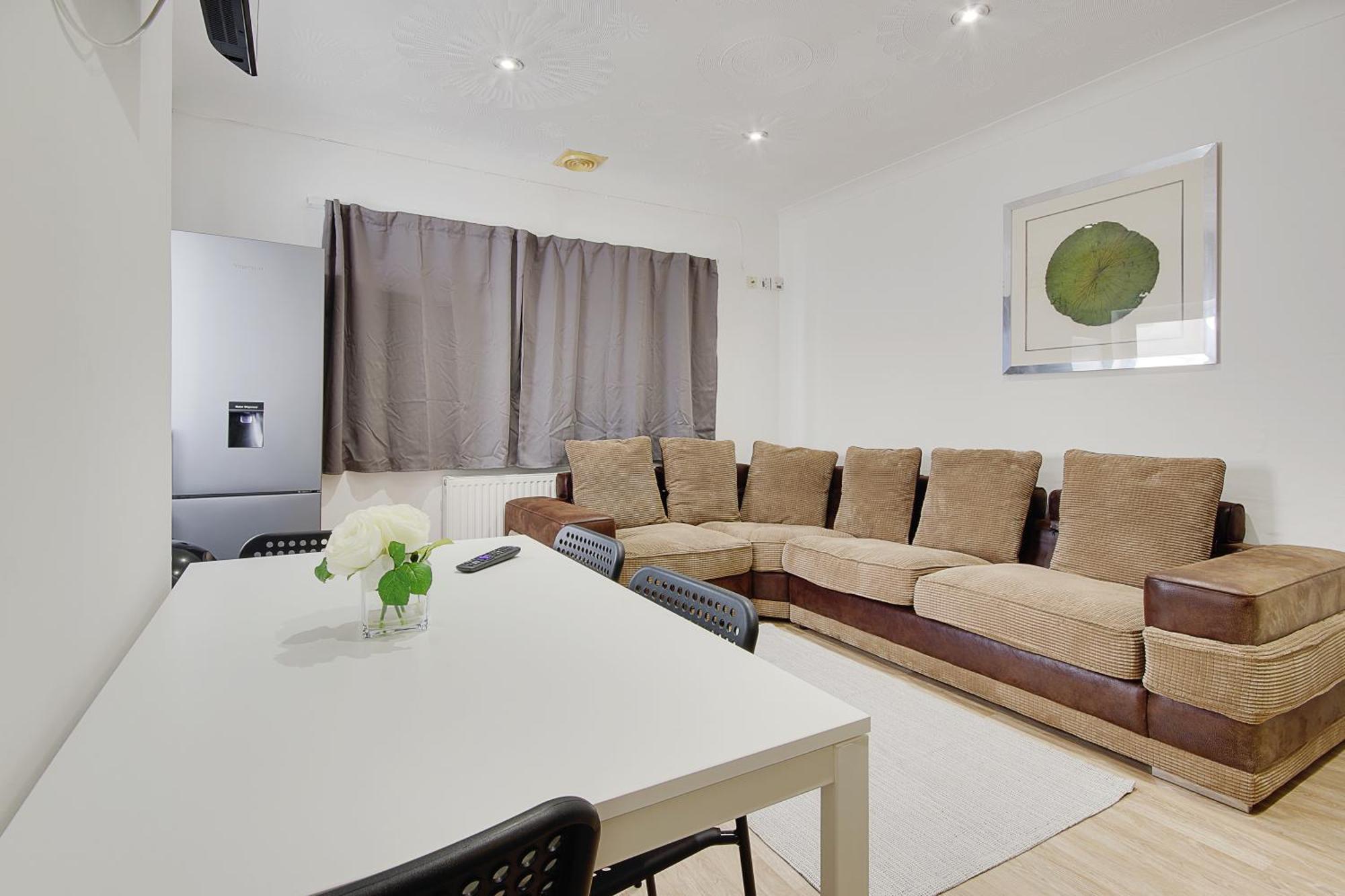Serenity Hotel Борнмът Екстериор снимка