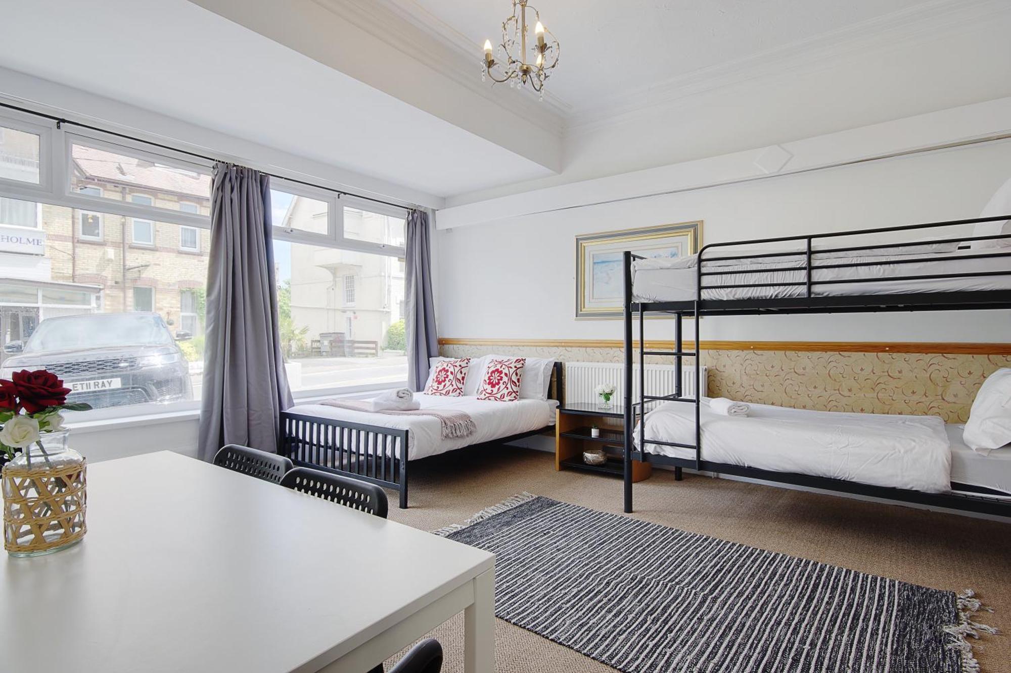 Serenity Hotel Борнмът Екстериор снимка