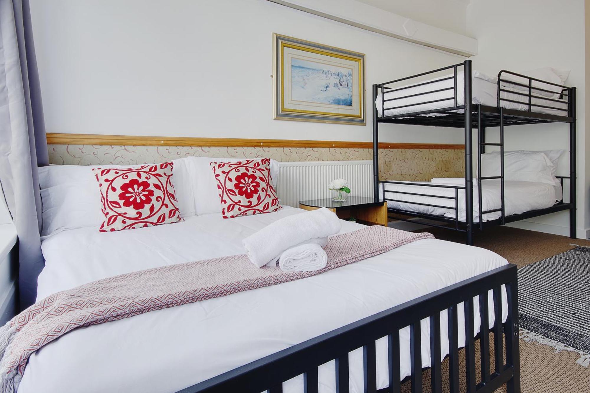 Serenity Hotel Борнмът Екстериор снимка