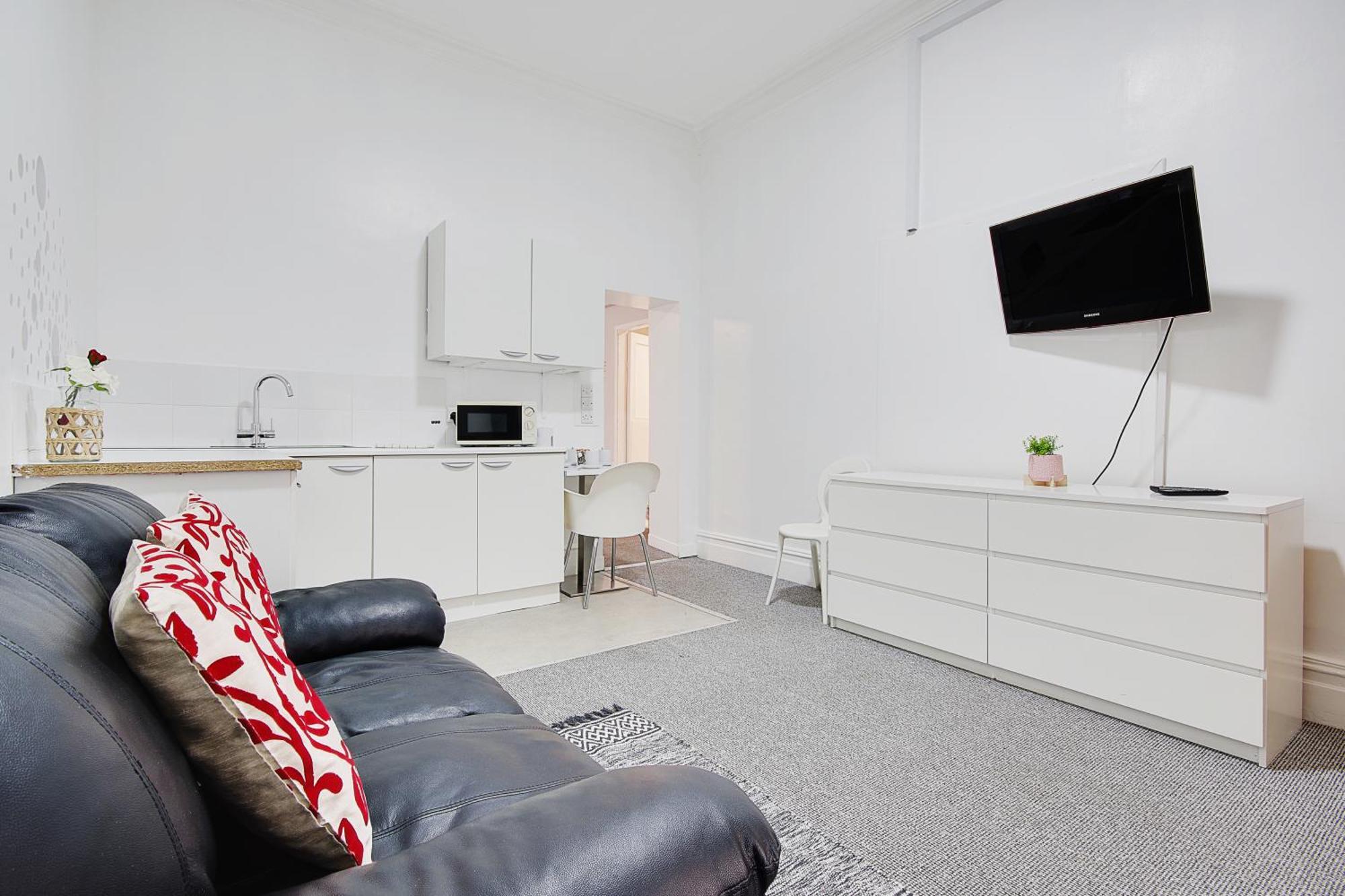 Serenity Hotel Борнмът Екстериор снимка